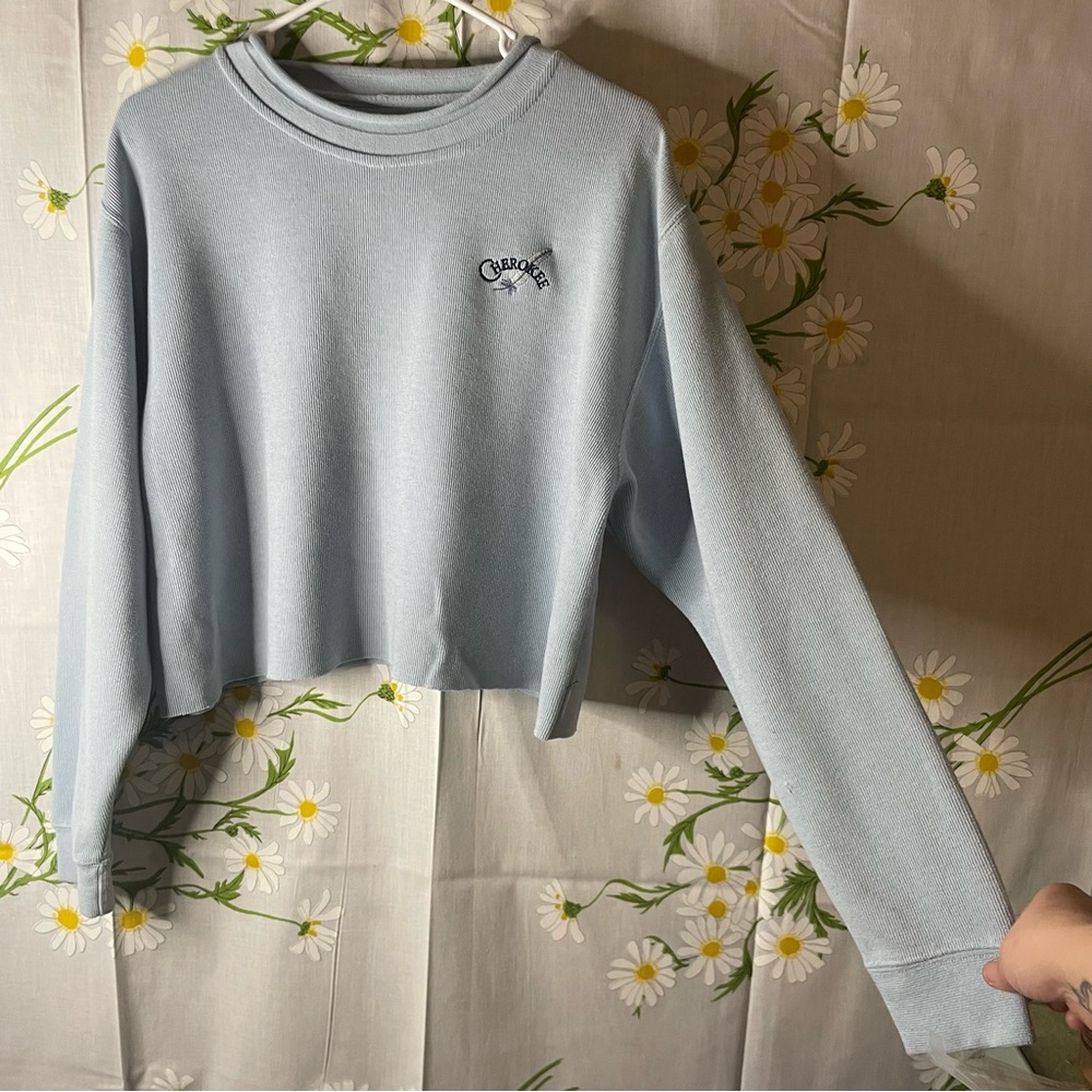 Vintage 90s pastel blue semi crop embroidered graphic Cherokee feather t shirt - Picture 9 of 9